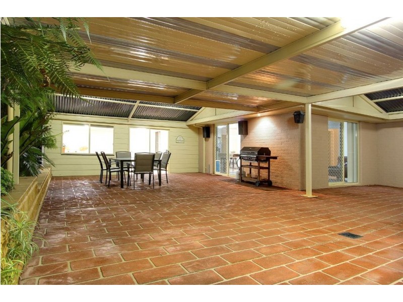 21 Wensleydale  Drive, Mornington VIC 3931