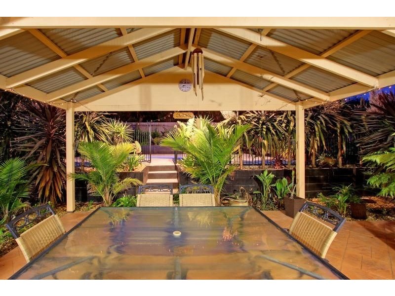 11 Halcyon Rise, Mornington VIC 3931