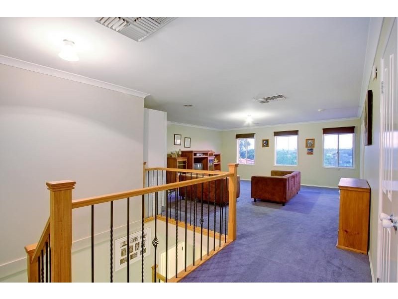 11 Halcyon Rise, Mornington VIC 3931