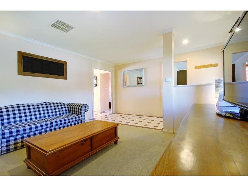 16 Netherclift Court, Mornington VIC 3931