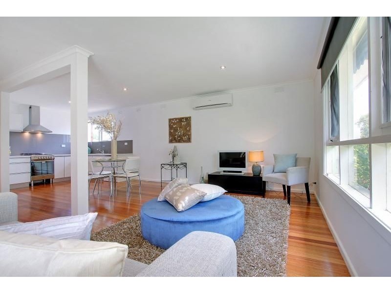 2/24 Bath Street, Mornington VIC 3931