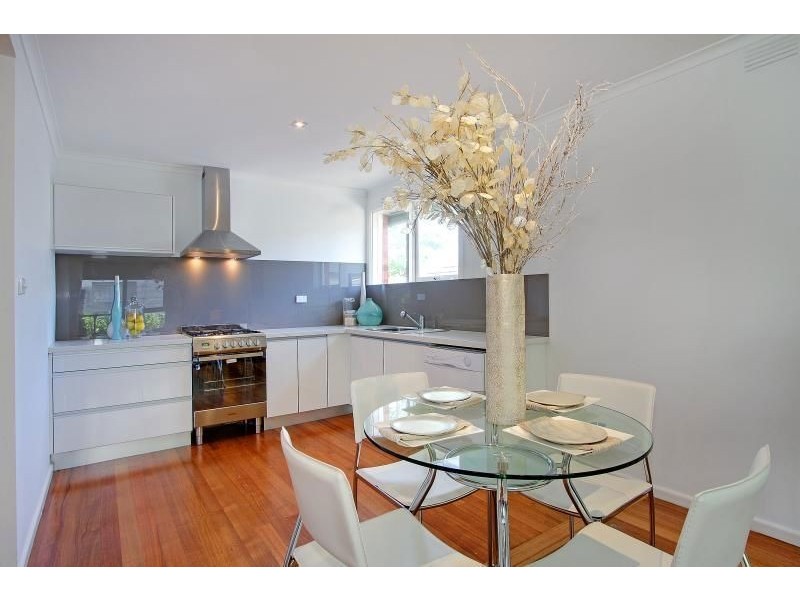 2/24 Bath Street, Mornington VIC 3931