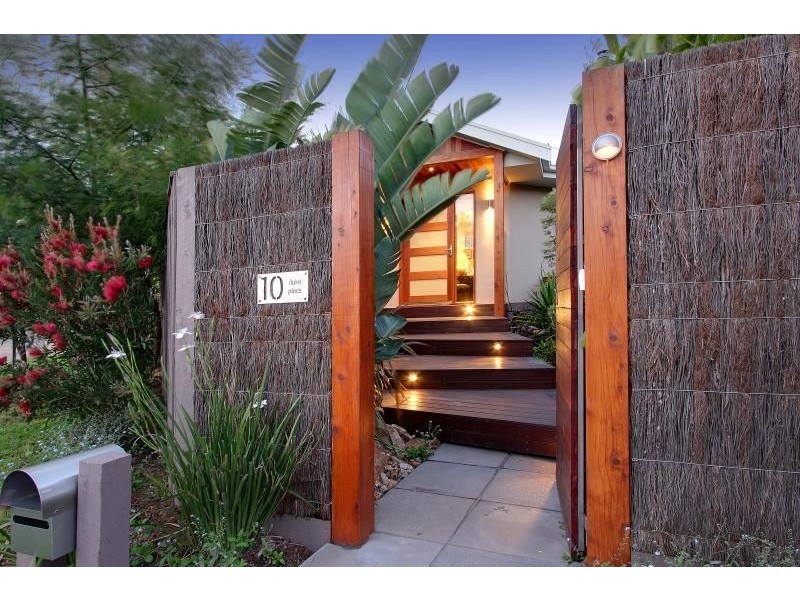 10 Iluka Pl, Mornington VIC 3931