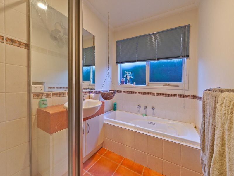 16 Lawson Court, Mornington VIC 3931