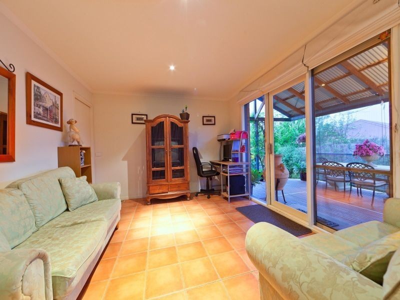 16 Lawson Court, Mornington VIC 3931