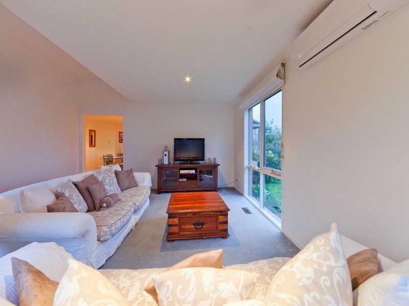 16 Lawson Court, Mornington VIC 3931