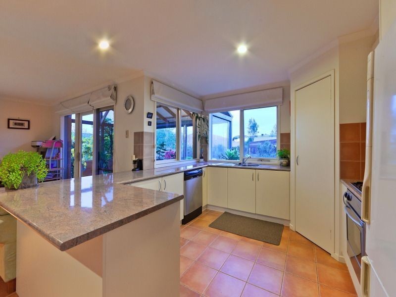 16 Lawson Court, Mornington VIC 3931