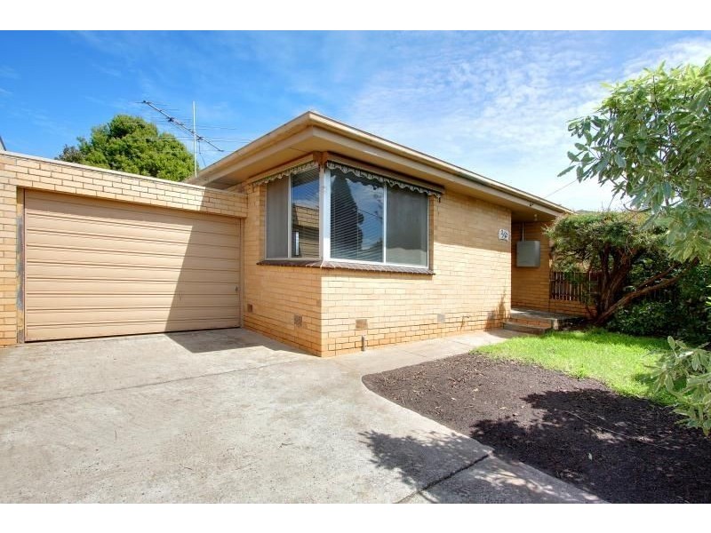 2/32 Tanti Ave, Mornington VIC 3931