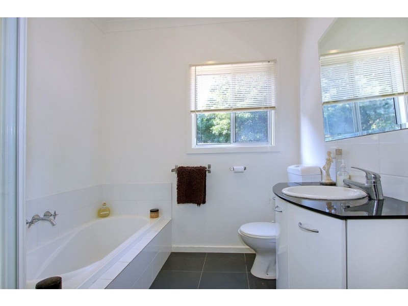 2 Morrisons Avenue, Mount Martha VIC 3934