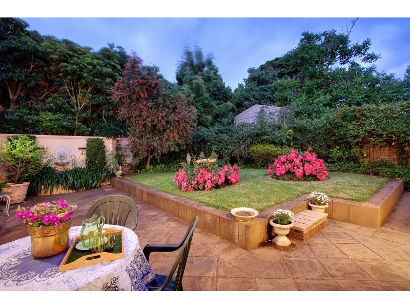 2/8 Balcombe Street, Mornington VIC 3931