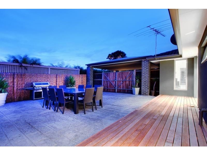 18 Hakea Drive, Mount Martha VIC 3934