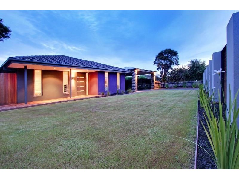 18 Hakea Drive, Mount Martha VIC 3934