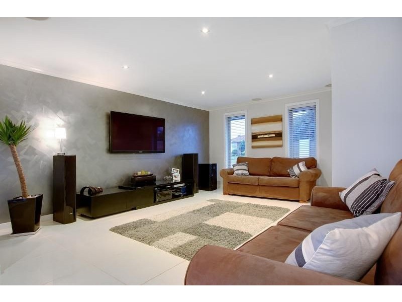 18 Hakea Drive, Mount Martha VIC 3934