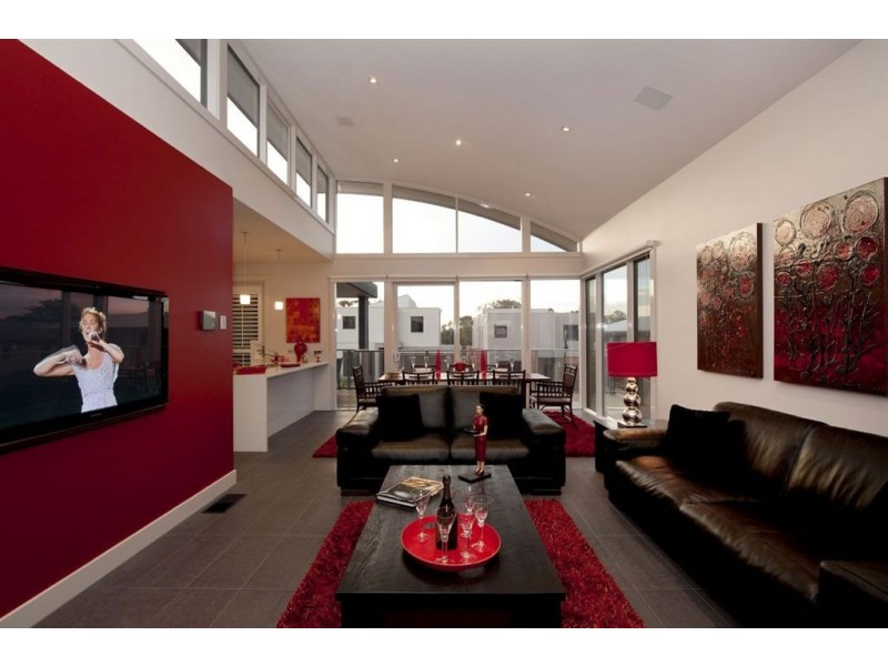 10 Mills Beach Close, Mornington VIC 3931