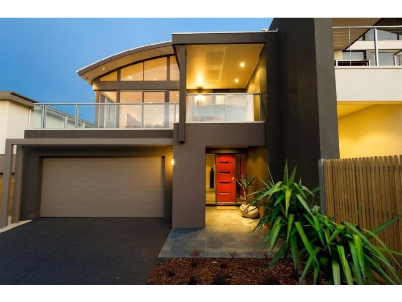 10 Mills Beach Close, Mornington VIC 3931