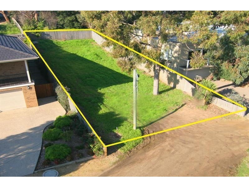 18 Marchington Avenue, Mornington VIC 3931