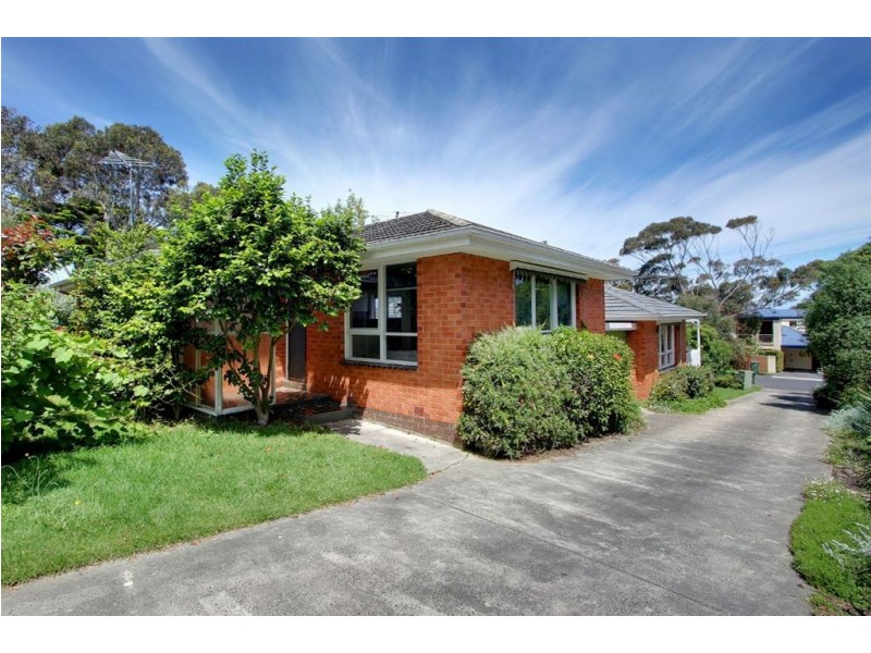 2/24 Bath Street, Mornington VIC 3931