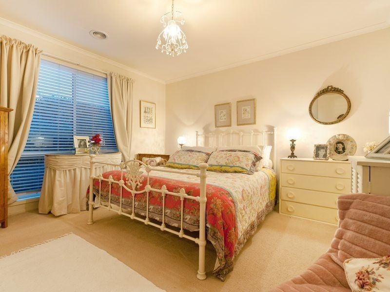 19 Bowman Drive, Mornington VIC 3931