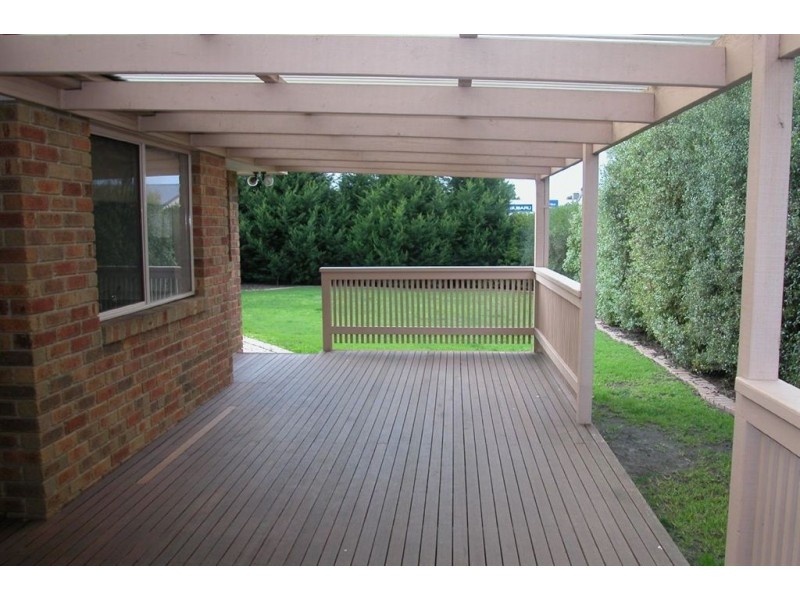 28 Ellinbank Crescent, Mornington VIC 3931