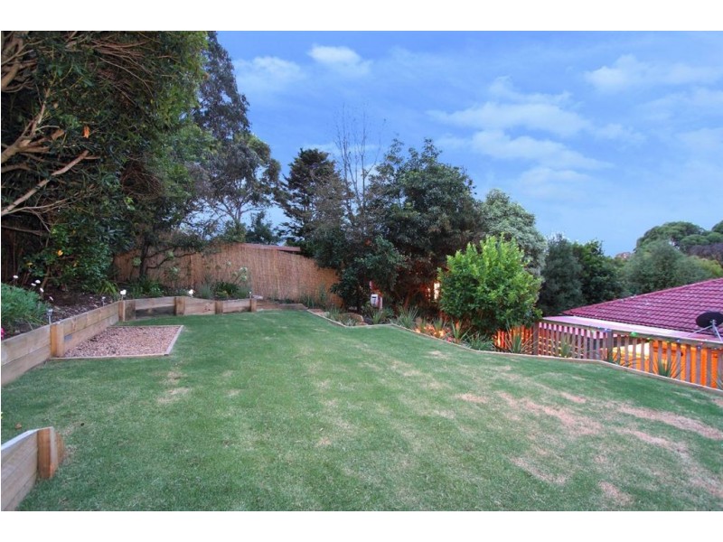 30 St Ives Grove, Mount Martha VIC 3934