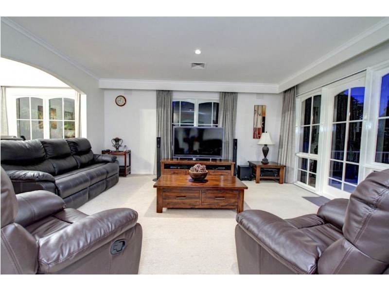 30 St Ives Grove, Mount Martha VIC 3934