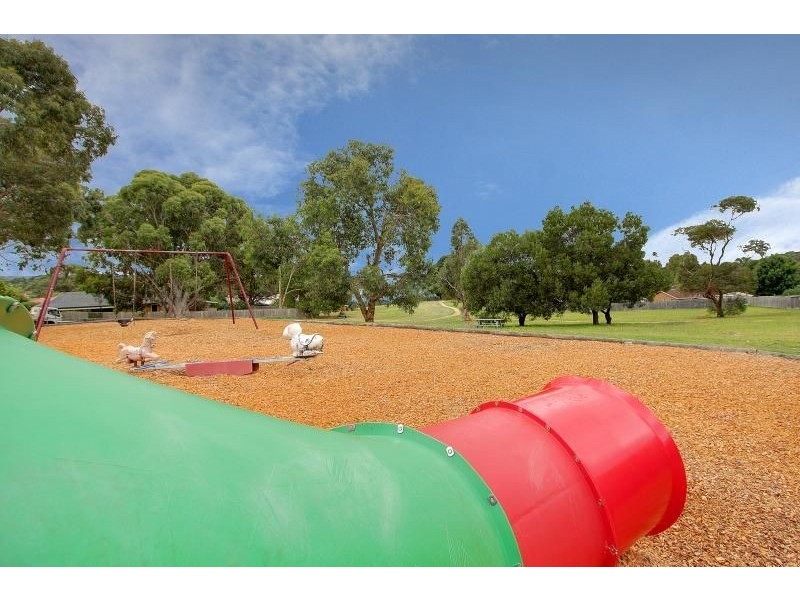 22 Pembroke Drive, Somerville VIC 3912