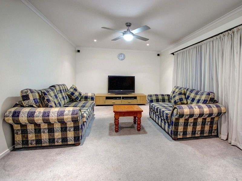 37 Parkside Crescent, Mornington VIC 3931