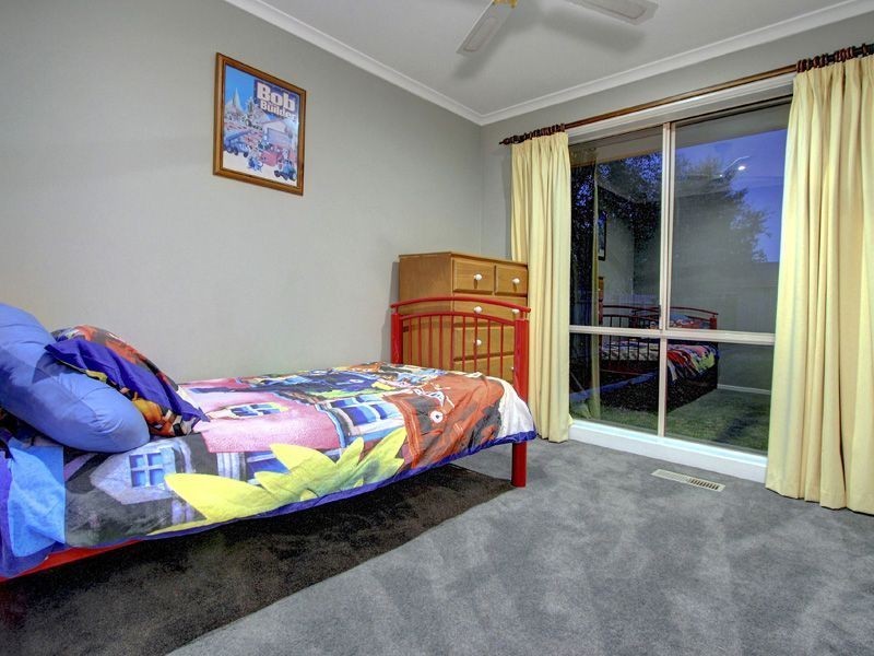 37 Parkside Crescent, Mornington VIC 3931