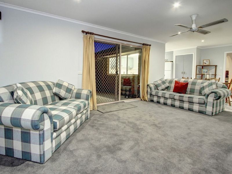 37 Parkside Crescent, Mornington VIC 3931