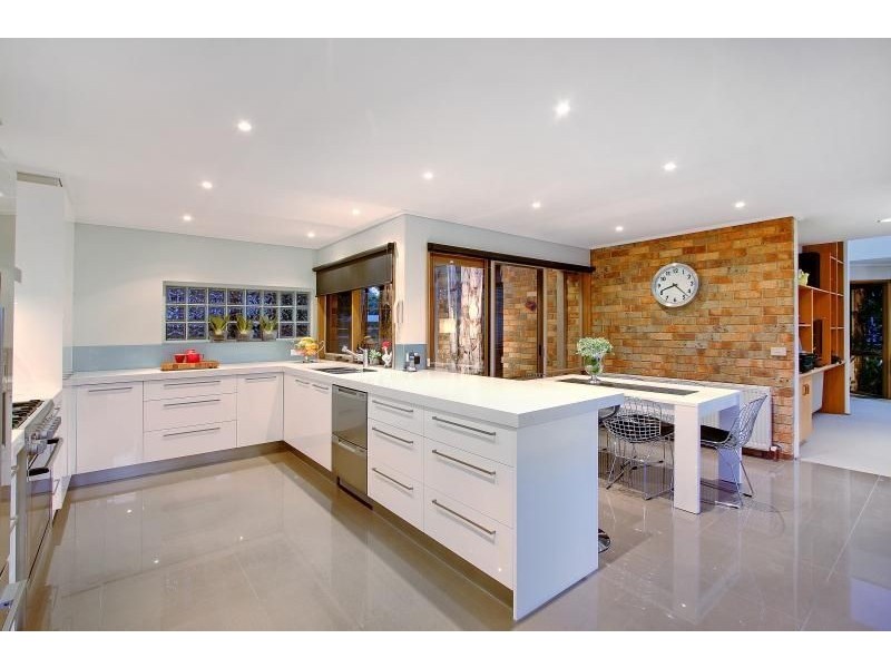 10 Rowsley Road, Mount Eliza VIC 3930