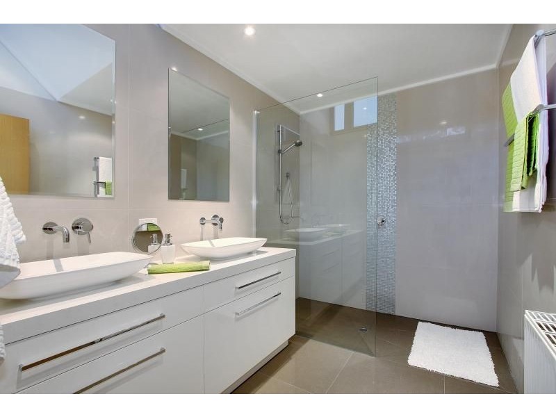 10 Rowsley Road, Mount Eliza VIC 3930
