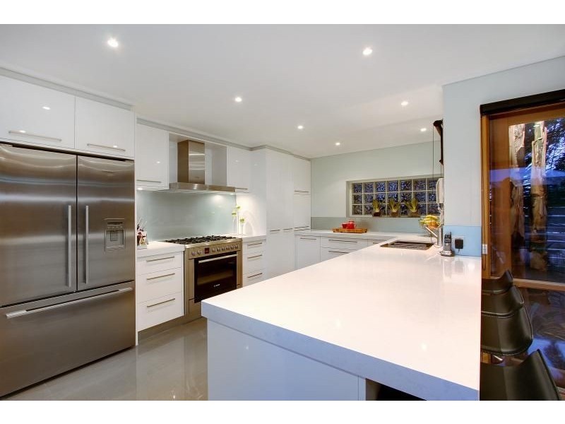 10 Rowsley Road, Mount Eliza VIC 3930