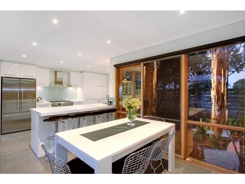 10 Rowsley Road, Mount Eliza VIC 3930