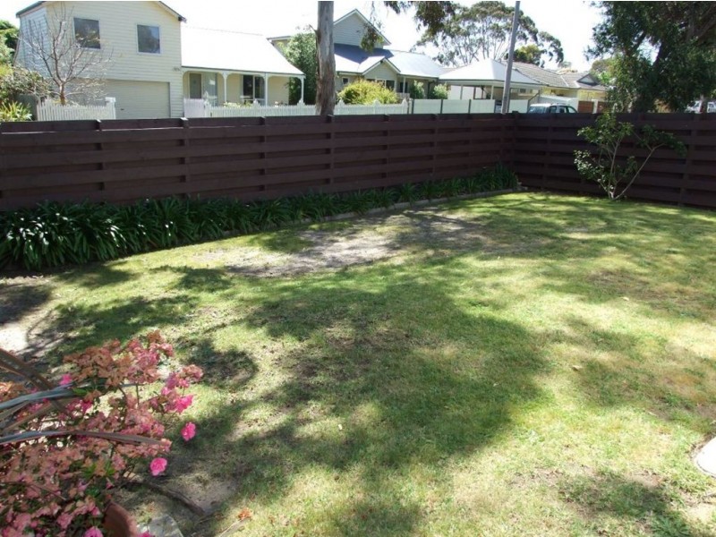 8/4 Oakland Street, Mornington VIC 3931