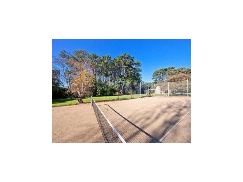 16-18 Leggatt Crescent, Mount Martha VIC 3934