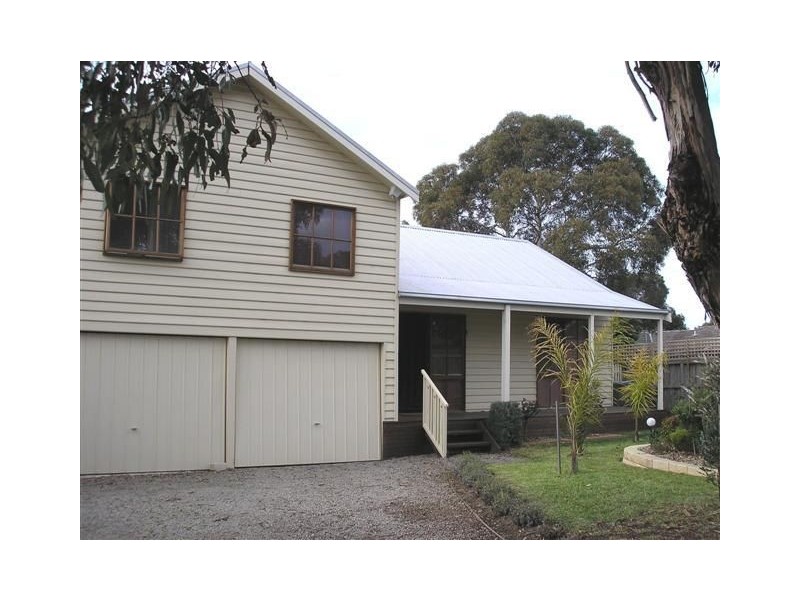 27 Oakland Street, Mornington VIC 3931