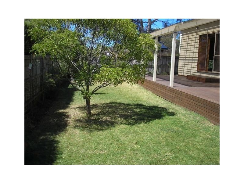 27 Oakland Street, Mornington VIC 3931