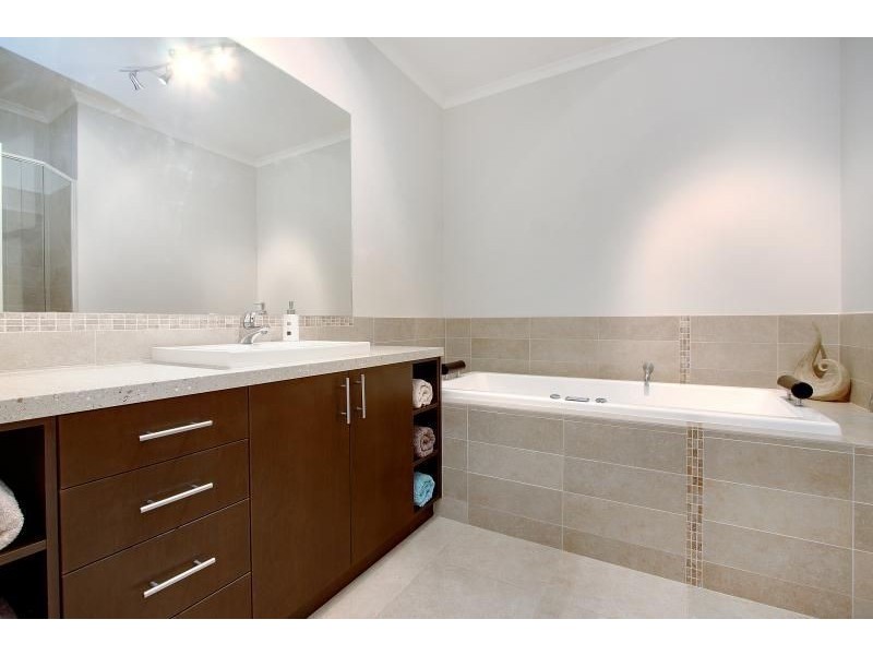 25a Seaview Avenue, Mornington VIC 3931