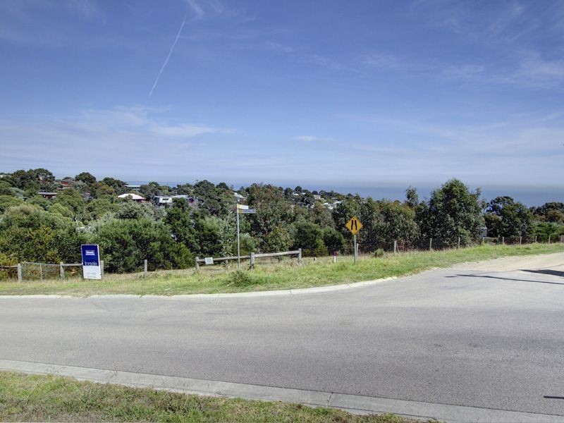 17 Churchill Road, Mount Martha VIC 3934