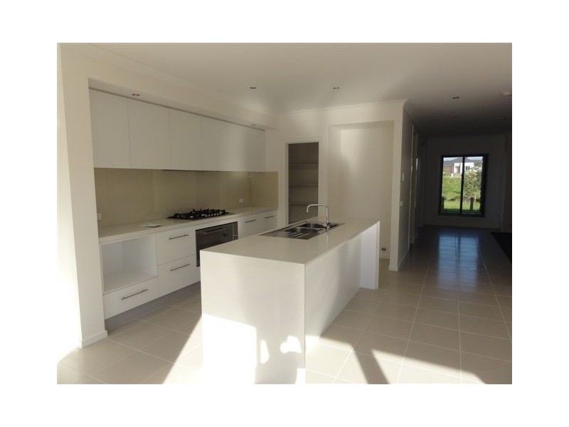 6 Arthur Walk, Mount Martha VIC 3934