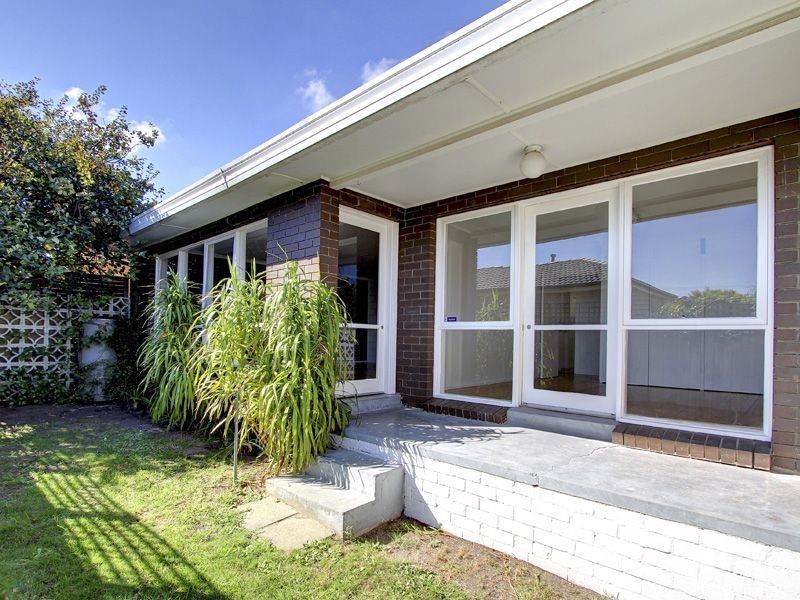 4/2 Beach Gve, Mornington VIC 3931