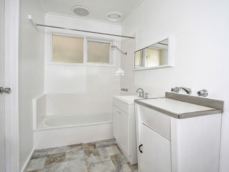 4/2 Beach Gve, Mornington VIC 3931