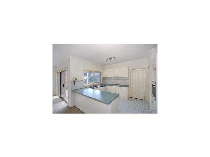 1/100 Beleura Hill Road, Mornington VIC 3931