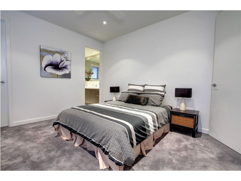 2/75 Herbert Street, Mornington VIC 3931