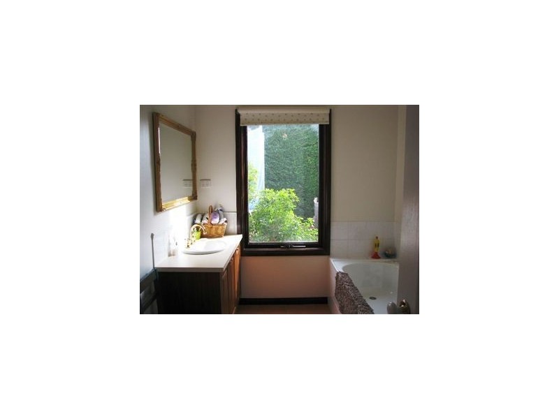 15 Silkhorn Crescent, Mount Martha VIC 3934