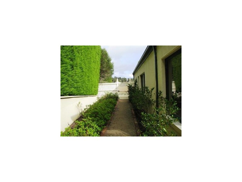 15 Silkhorn Crescent, Mount Martha VIC 3934