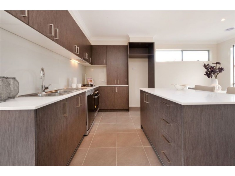 4/37 Van Ness Ave, Mornington VIC 3931