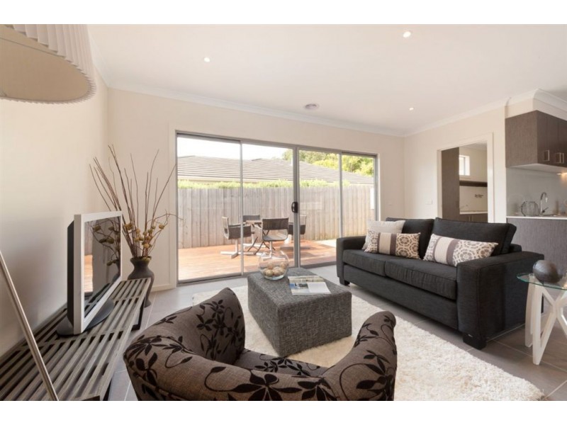 4/37 Van Ness Ave, Mornington VIC 3931