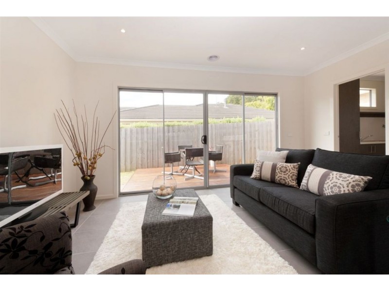 4/37 Van Ness Ave, Mornington VIC 3931