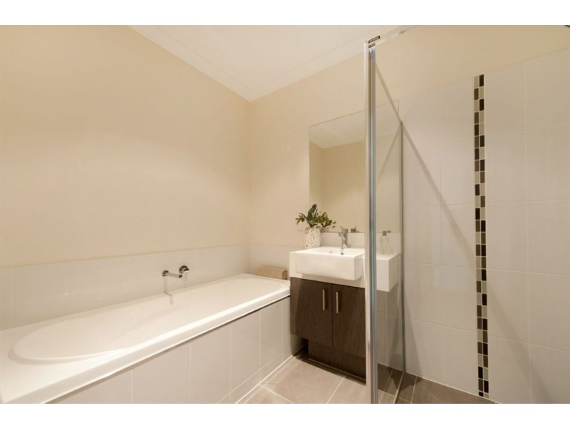 4/37 Van Ness Ave, Mornington VIC 3931